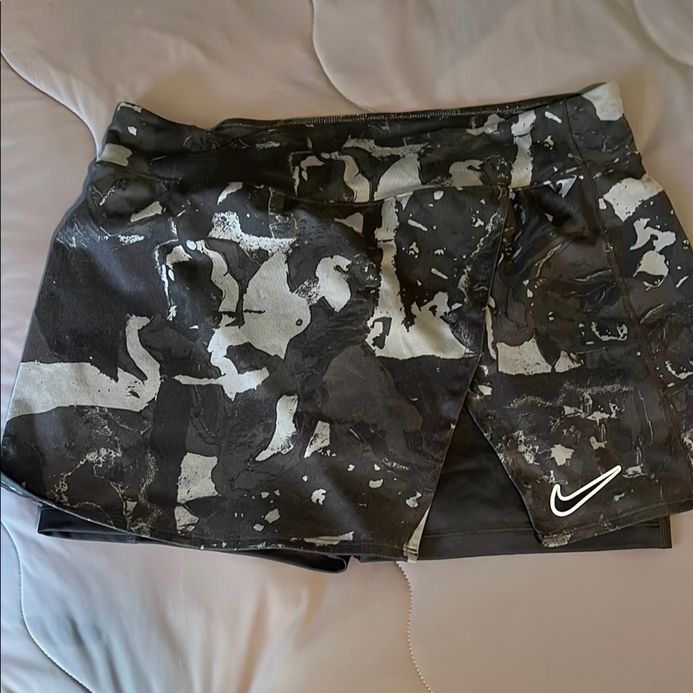 Nike Black and White Athletic Skort